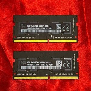 SK Hynix 4GB RAM (x2)